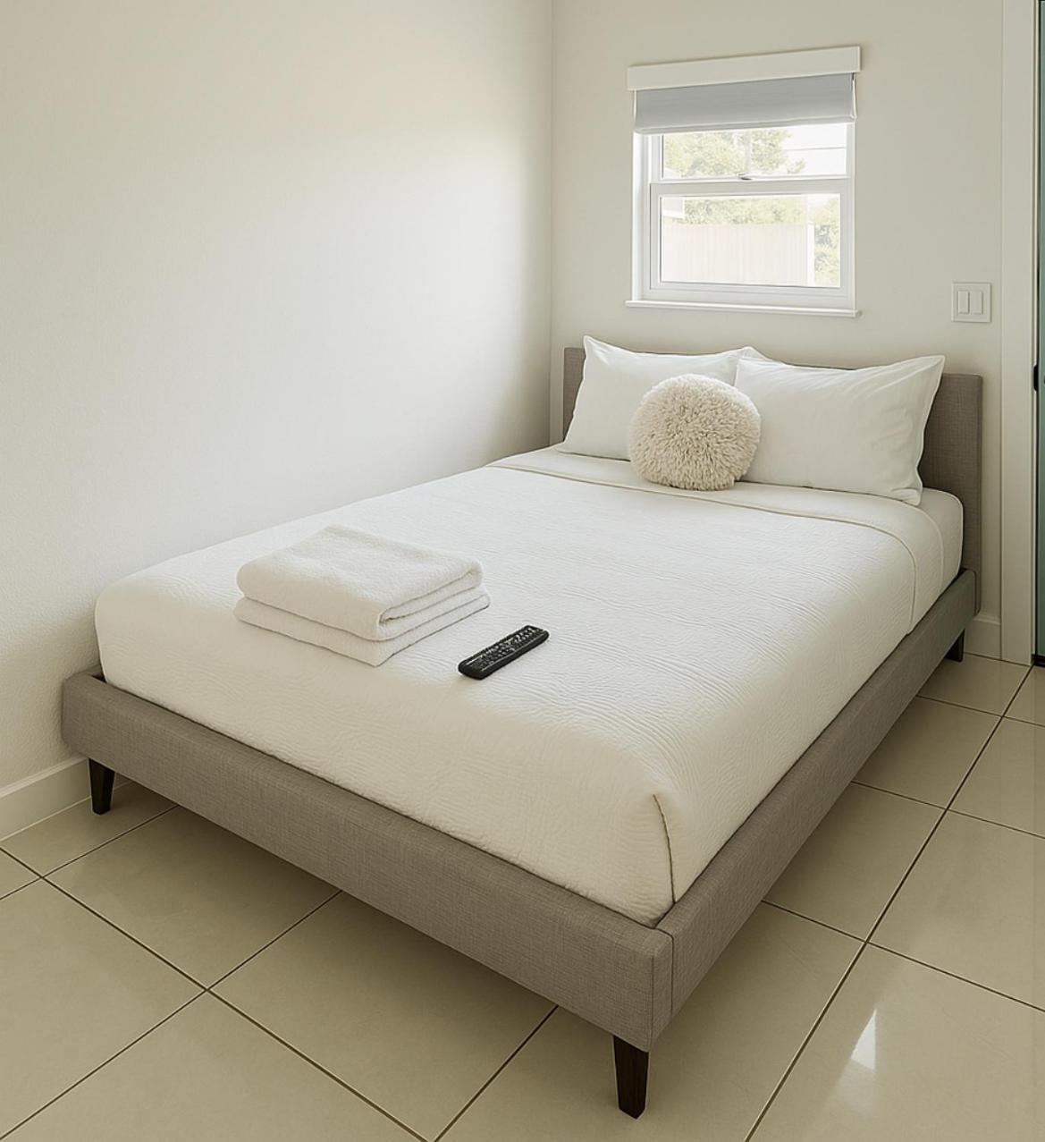 Modern Home - Termpurpedic Queen Bed, Laundry, Free Parkging, Ev Tesla 할리우드 외부 사진